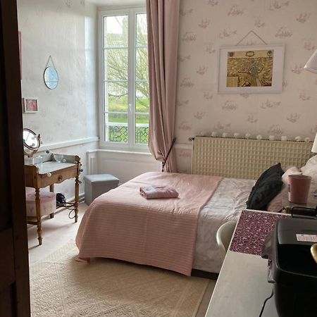 Bed and Breakfast Le Trianon Le Bourgneuf-la-Foret Zewnętrze zdjęcie