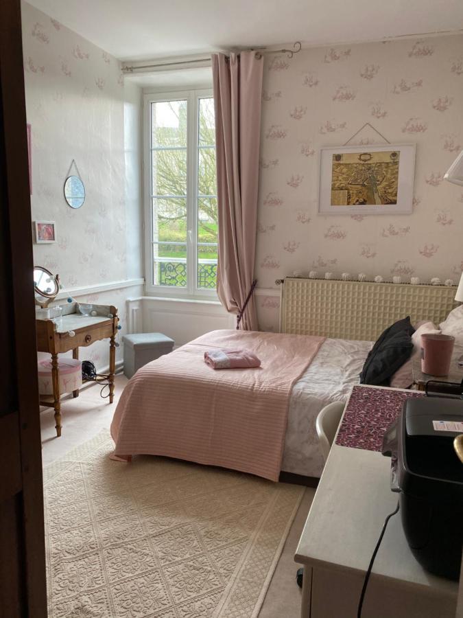 Bed and Breakfast Le Trianon Le Bourgneuf-la-Foret Zewnętrze zdjęcie