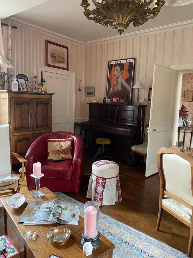 Bed and Breakfast Le Trianon Le Bourgneuf-la-Foret Zewnętrze zdjęcie
